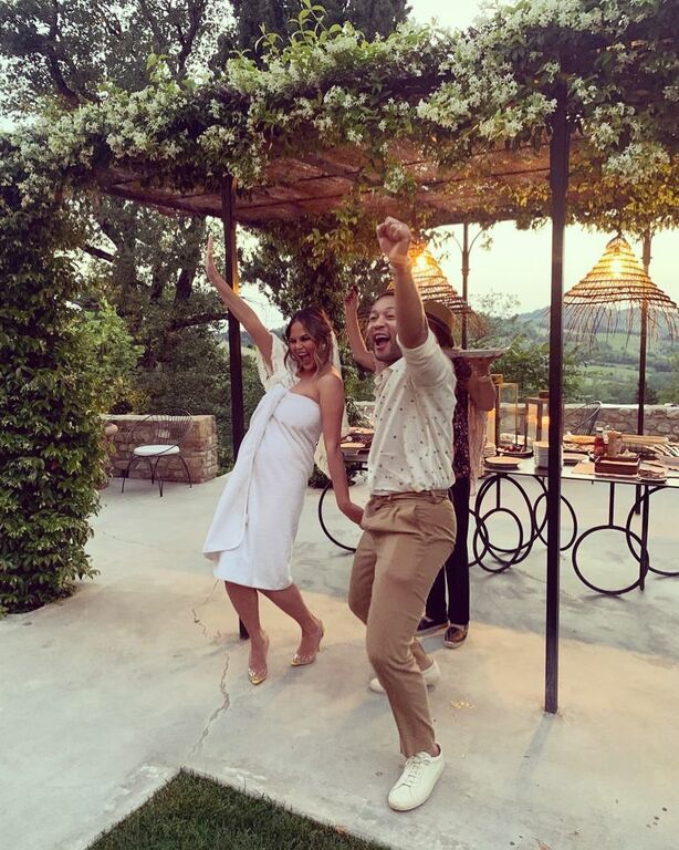 Η Chrissy Teigen πρόσφατα μίλησε για τις αλλαγές του σώματός της, μετά τις δύο εγκυμοσύνες.