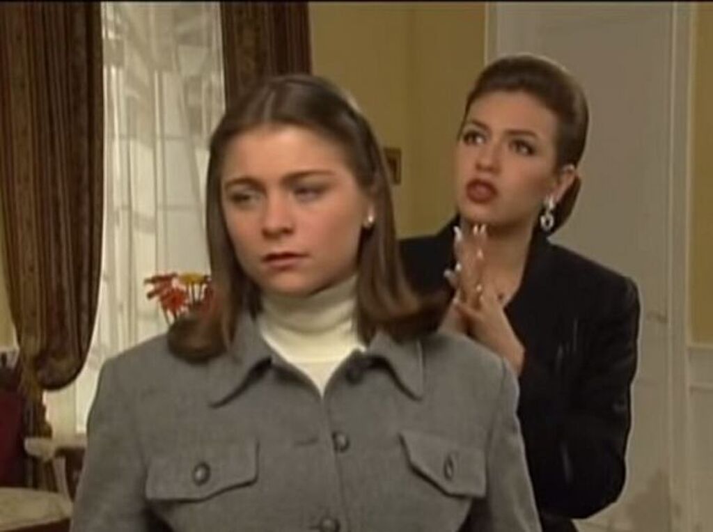 Μία από αυτές ήταν και η Μαρία της Γειτονιάς, με τη Thalia.