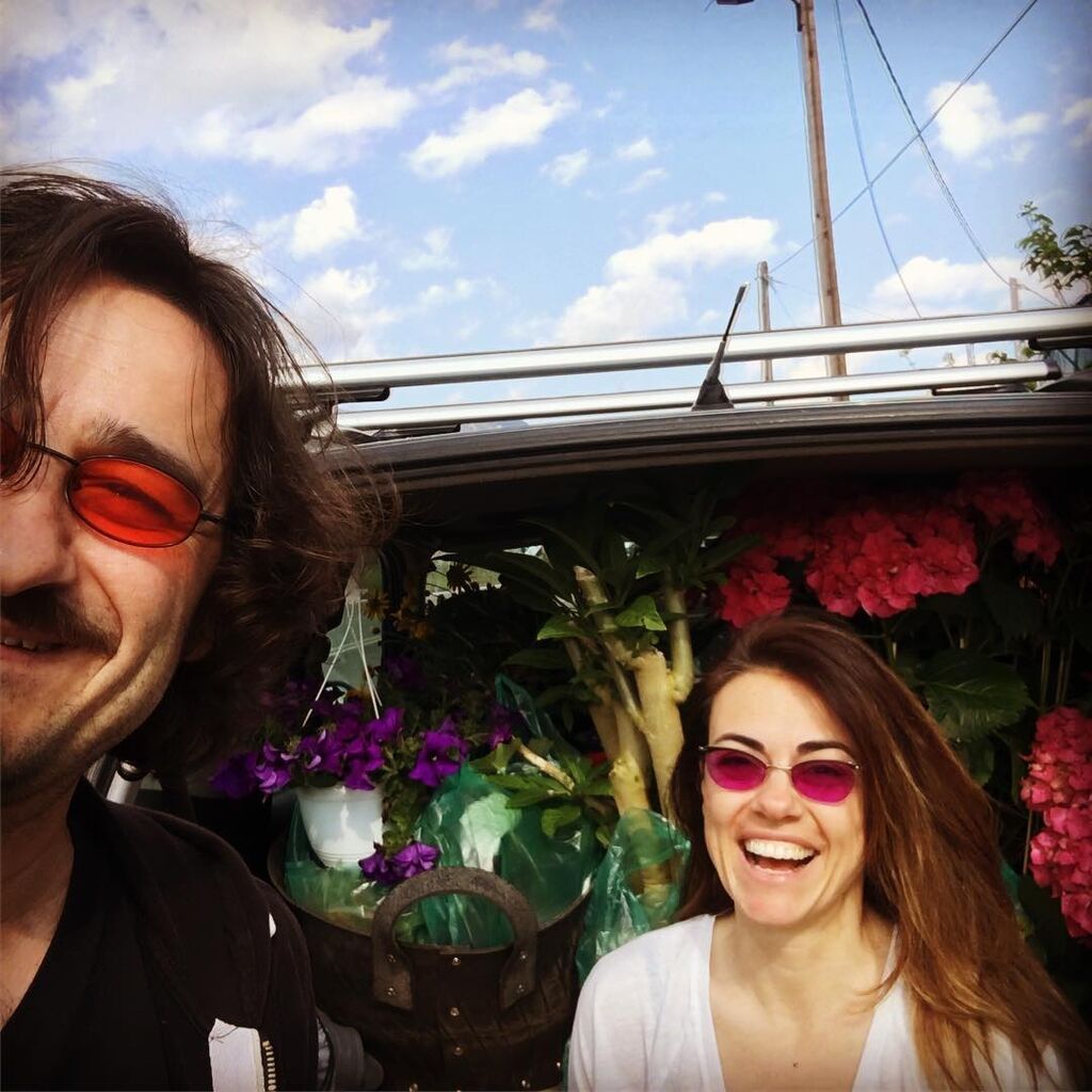 Το απόλυτο και μοναδικό του ...κορίτσι είναι η σύζυγός του Λίνα Πρίτζου.