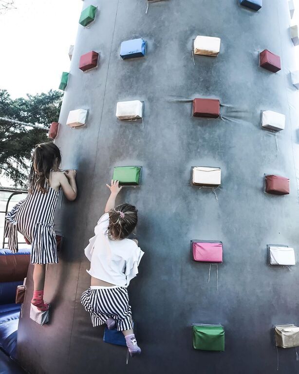 Πηγαίνουν σε πάρτι , 