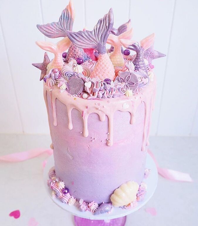 Για το τέλος αφήσαμε μία ακόμα εντυπωσιακή, ροζ τούρτα για τη μικρή σας πριγκίπισσα. 
