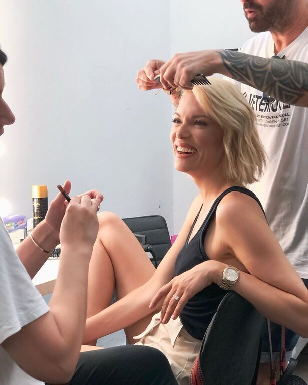 Τον σύζυγό της Ηλία Κρασσά και τα παιδιά της, Μπιάνκα και Κάρολο-Ηλία. 