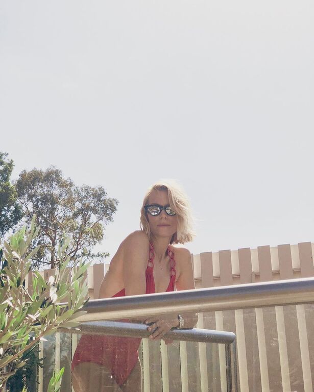 Με αφορμή την Γιορτή του Πατέρα που ήταν την Κυριακή 16 Ιουνίου, η Βίκυ δημοσίευσε φωτογραφία του συζύγου της και των παιδιών της, θέλοντας με αυτόν τον τρόπο να του ευχηθεί χρόνια πολλά, με τον δικό της ξεχωριστό τρόπο!