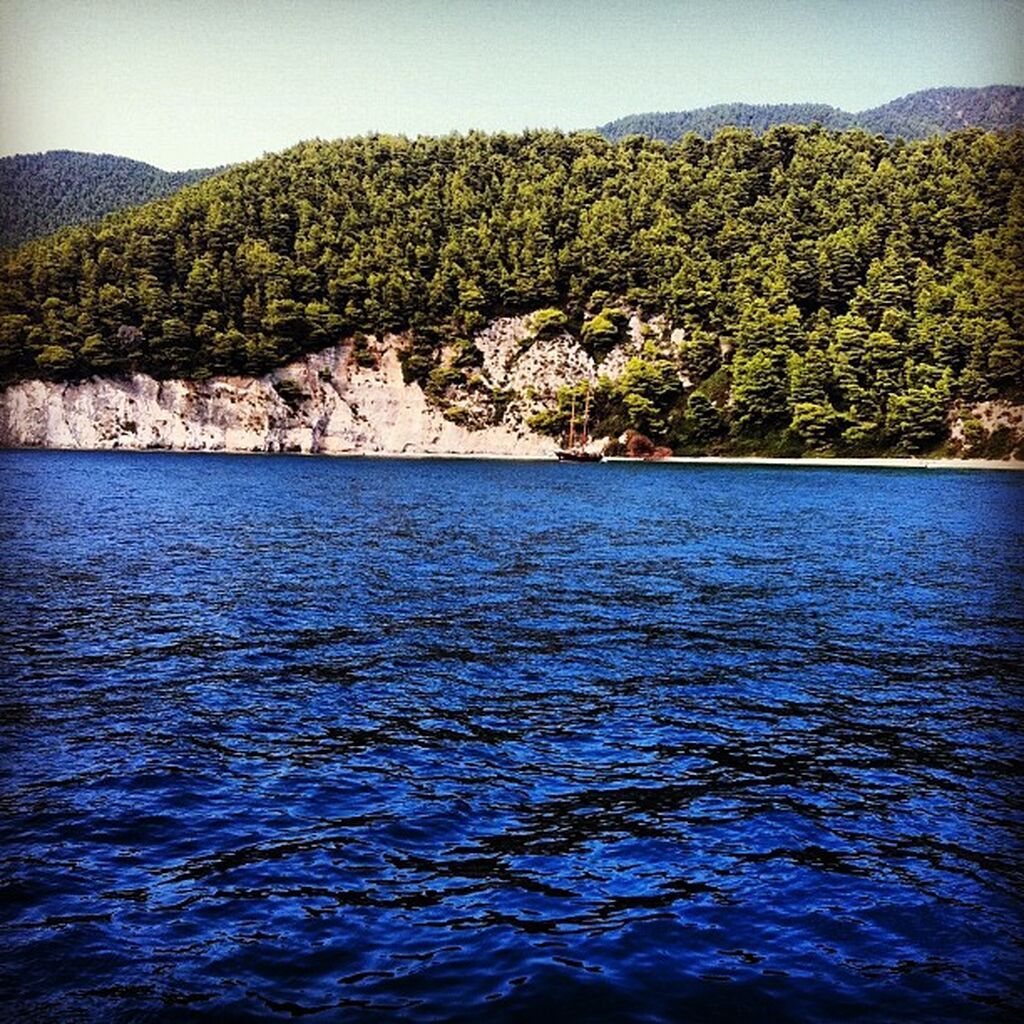 Ελένη Μενεγάκη: Θα εκπλαγείτε με τις πρώτες φωτό της στο instagram και την αλλαγή του προφίλ της  