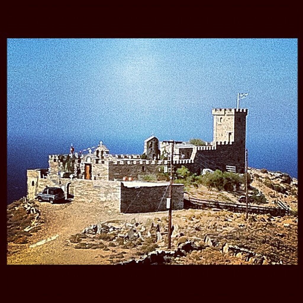 Ελένη Μενεγάκη: Θα εκπλαγείτε με τις πρώτες φωτό της στο instagram και την αλλαγή του προφίλ της  