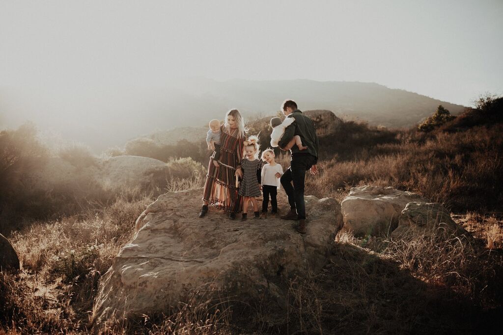 Πώς μοιάζει να έχεις 4 παιδιά και όλα κάτω των 3 ετών; Έτσι! (vid)
