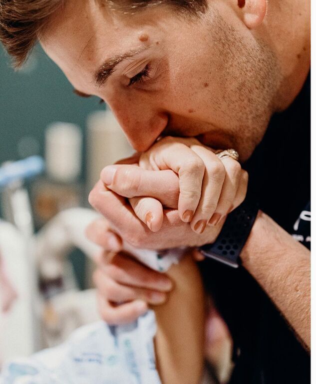 Οι μοναδικές στιγμές της γέννας μέσα από ρεαλιστικές φωτογραφίες (pics+ vid) 