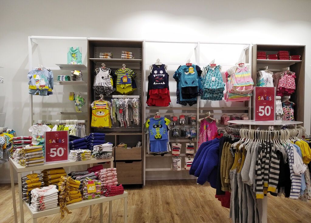 Νέο, ανανεωμένο κατάστημα DRAM στο RIVER WEST