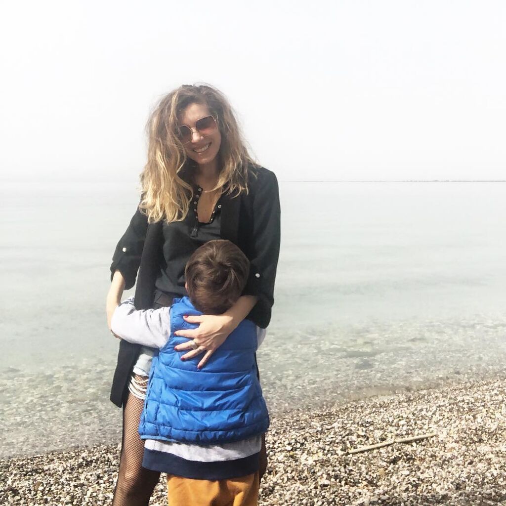 Η όμορφη ηθοποιός πολλές φορές έχει ανεβάσει φωτογραφίες με την ίδια και τον γιο της, πάντα φροντίζοντας όμως να κρύβει το πρόσωπό του. 