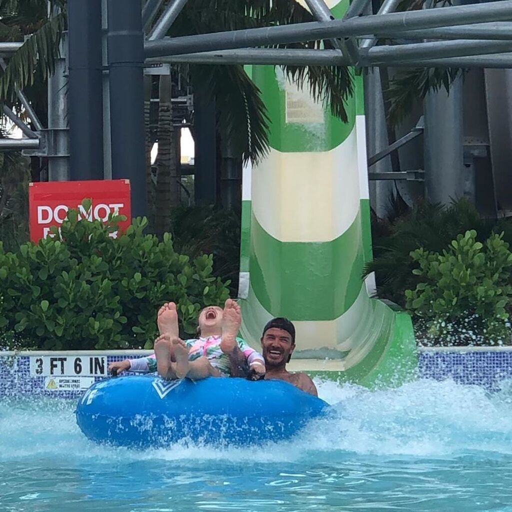 Harper Beckham: Το μαγιό που φόρεσε ξετρέλανε το Instagram (pics) 