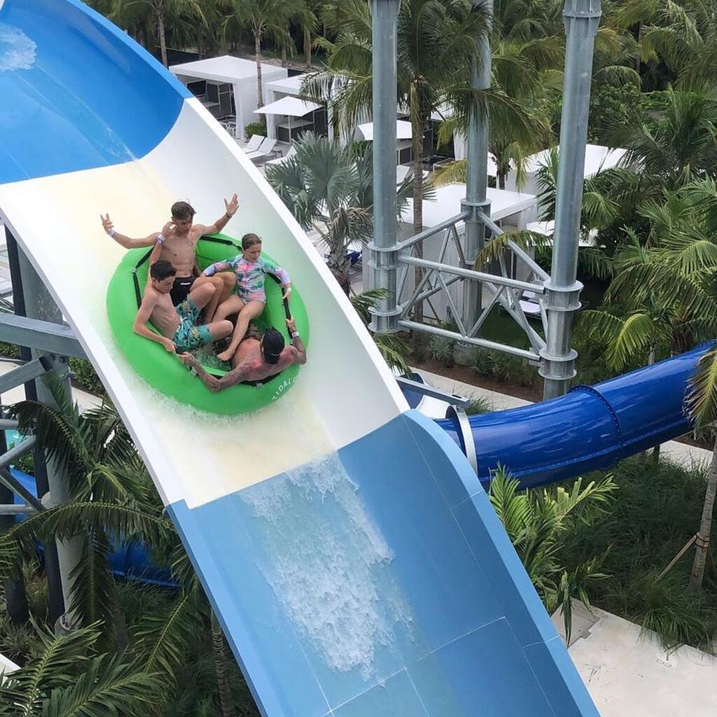 Harper Beckham: Το μαγιό που φόρεσε ξετρέλανε το Instagram (pics) 