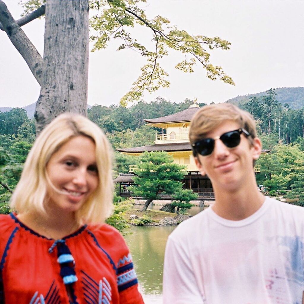 «Χαρούμενα γενέθλια Ολυμπία, σε αγαπώ πάρα πολύ!», σχολίασε και ο αδερφός της Οδυσσέας, δημοσιεύοντας φωτογραφία από το ταξίδι τους στην Ιαπωνία.