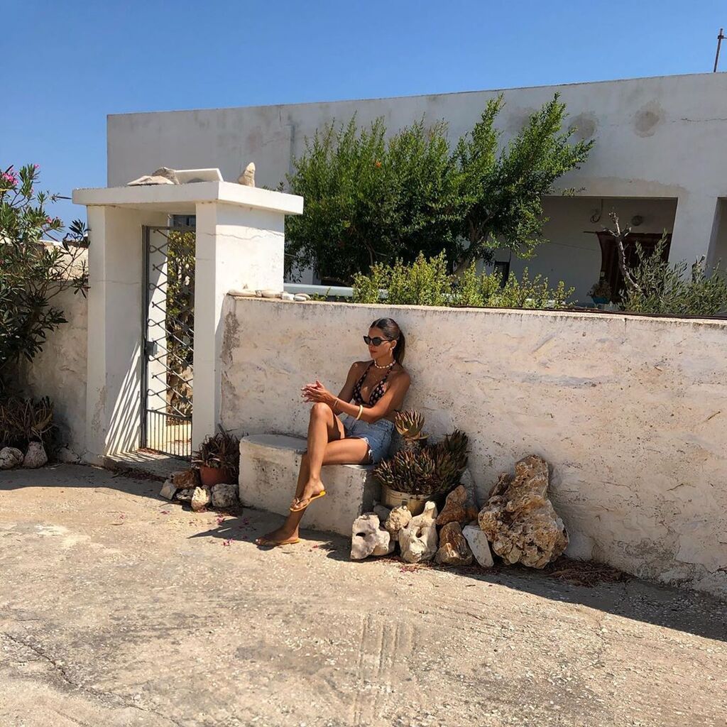 Η Σταματίνα Τσιμτσιλή ανήκει στην κατηγορία των γυναικών που συνδυάζουν με τον καλύτερο τρόπο την καριέρα με την μητρότητα ενώ προτεραιότητα για εκείνη είναι τα τρία παιδιά της.  