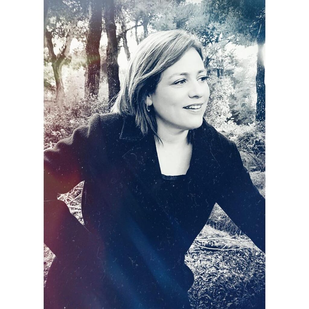 Μαριάννα Τουμασάτου - Η γνωστή ηθοποιός που τόσο έχουμε αγαπήσει μέσα από τις καθημερινές σειρές που έχει πρωταγωνιστήσει, αν και έχει λογαριασμό στο Instagram (@mariannatoumasatou), δεν ανεβάζει συχνά φωτογραφίες. Η ηθοποιός έχει αποκτήσει μία κόρη με το