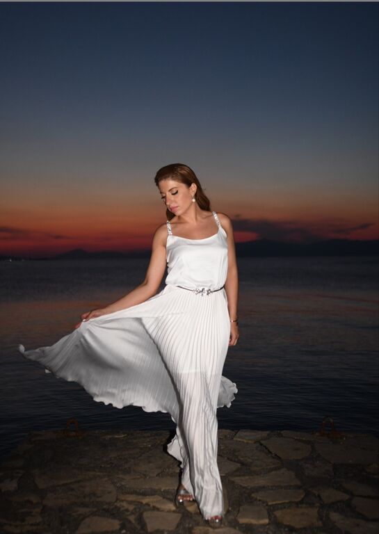 Η Μελίνα Μακρή έγινε νονά! Δείτε τα υπέροχα βαφτιστικά που διάλεξε (pics)