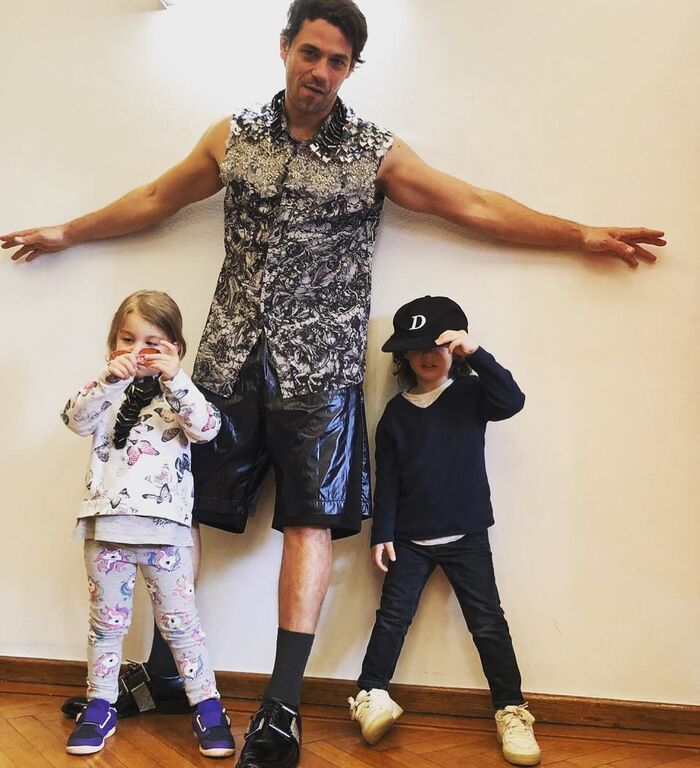 Ρούλα Ρέβη - Η σύζυγος του Αποστόλη Τότσικα βγάζει τις πιο απολαυστικές φωτογραφίες των δίδυμων παιδιών τους. 