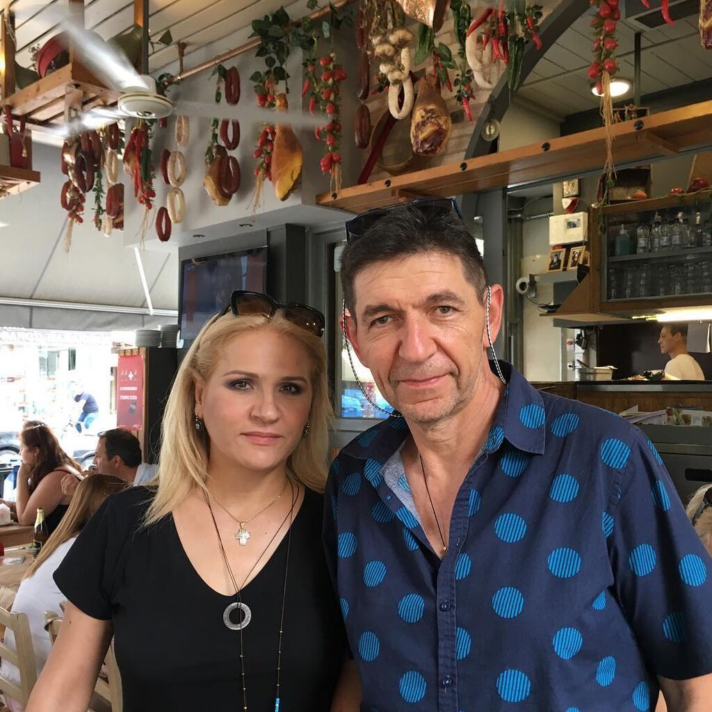 Τις κόρες τους τις λατρεύουν και τις καμαρώνουν για ό,τι και αν κάνουν. Δείτε μερικές από τις φωτογραφίες τους παρακάτω. 