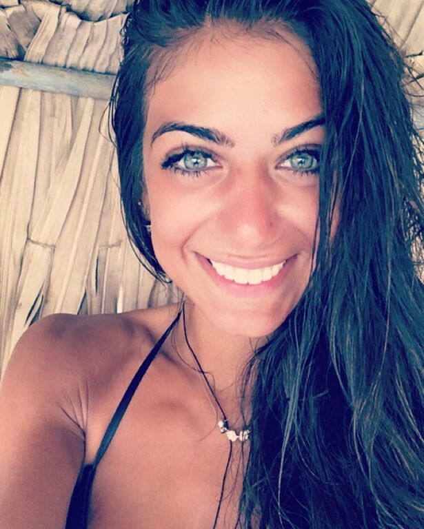 Τις φωτογραφίες αυτές έχει ανεβάσει η Ζέτα - Γεωργία στον προσωπικό της λογαριασμό στο Instagram.