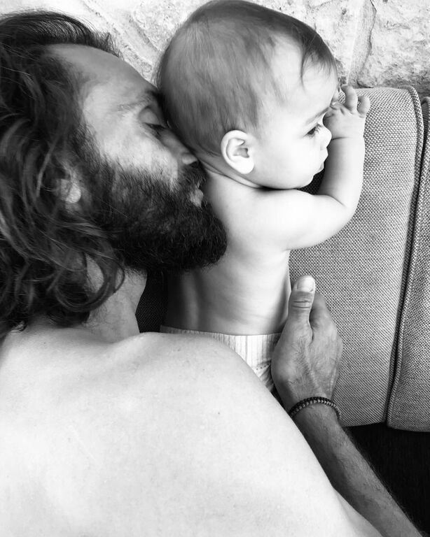 "#uniquemoments #myman#fatherofmydaughter #mydaugter#myprincess? #truelove#hapinesss#begrateful" επέλεξε αντί άλλου σχολίου να γράψει ως λεζάντα σ΄αυτή τη φωτογραφία.