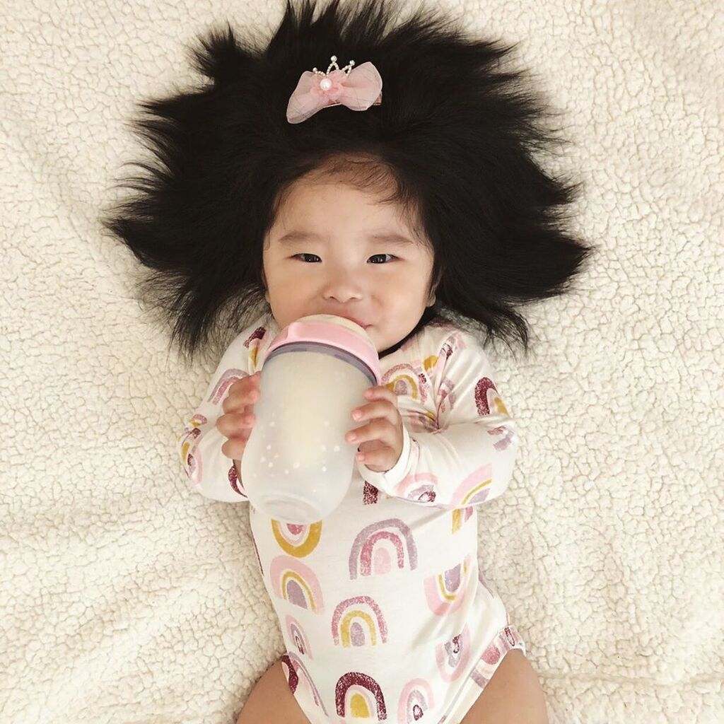 Οι φωτογραφίες της μικρούλας τρέλαναν το Instagram και ο λόγος είναι εμφανής (pics)