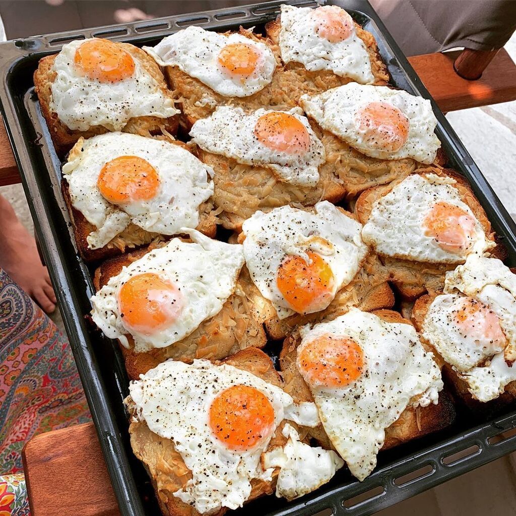 "Croque madame!!Ελληνικότατο breakfast " και οι followers της ζητούσαν εναγωνίως τη συνταγή.