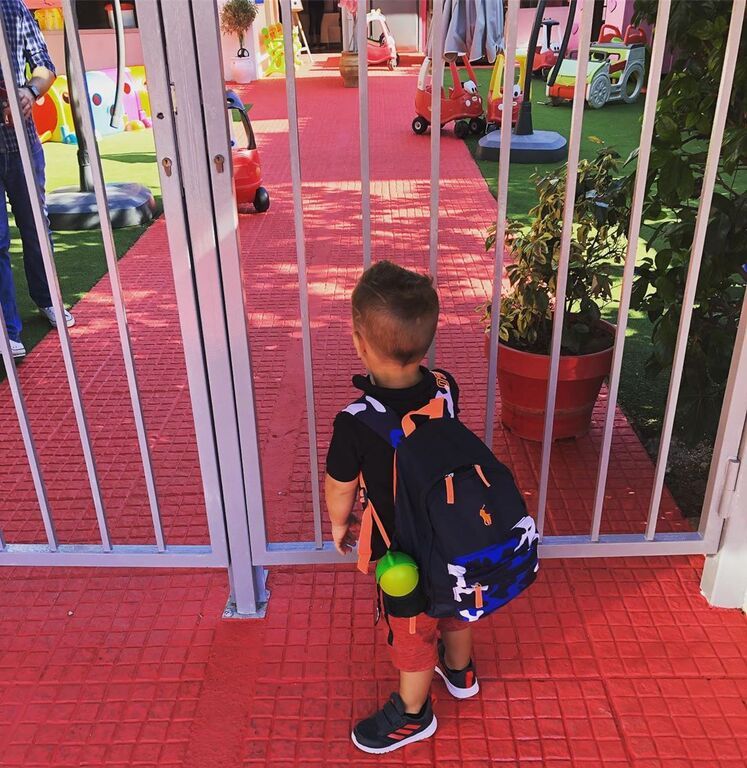 Καλή αρχή, καλή σχολική χρόνια ???σε όλα τα παιδάκια!
Πήγε σχολείο και με αποχαιρέτησε στα αγγλικά, ( bye bye ?? μανούλα ) μου είπε! Εύχομαι όλη η χρόνια του να είναι με χαμόγελο και χαρούμενες στιγμές στο σχολείο!
Σαγαπώ πολύ Αστεράκι μου ⭐️⭐️⭐️⭐️⭐️
#