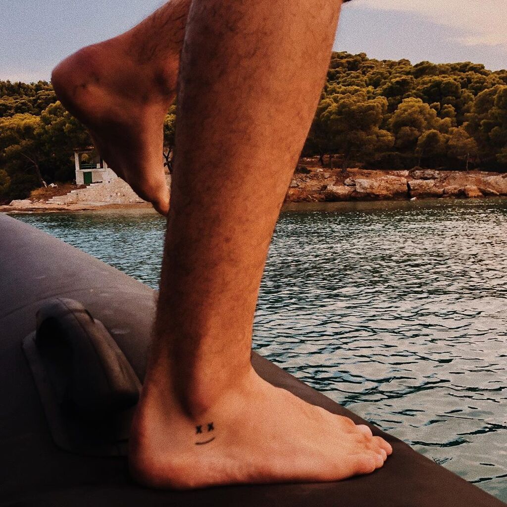 Άρης Αργυρόπουλος: Δείτε τι έκανε ο γιος της Μαρίας Μπακοδήμου στις Σπέτσες μαζί με την παρέα του 