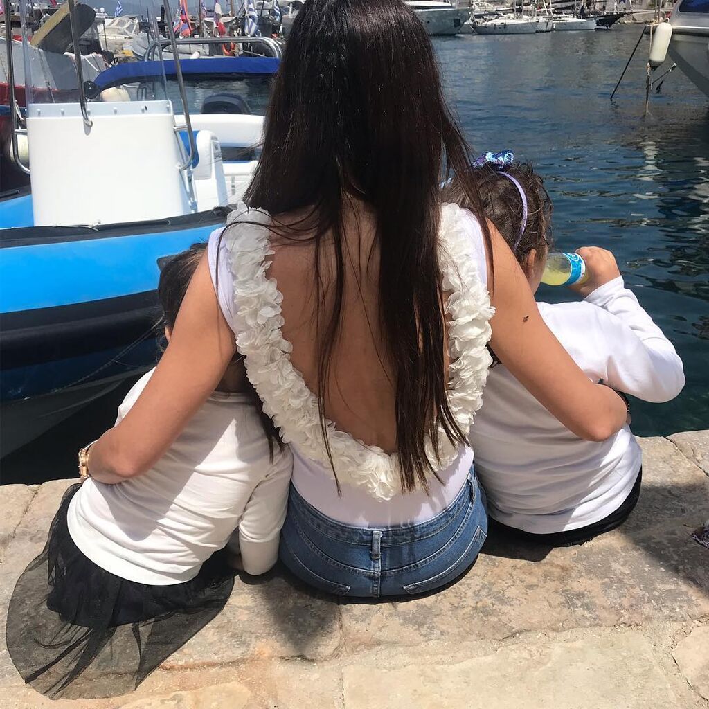 Ιωάννα Μπούκη- Αντώνης Σρόιτερ: Δείτε πόσο μεγάλωσε η μεγάλη τους κόρη (pics) 