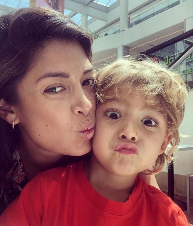 Γέννησε πρόωρα - Η πρώτη φωτογραφία με το νεογέννητο μέσα από το μαιευτήριο (pics)