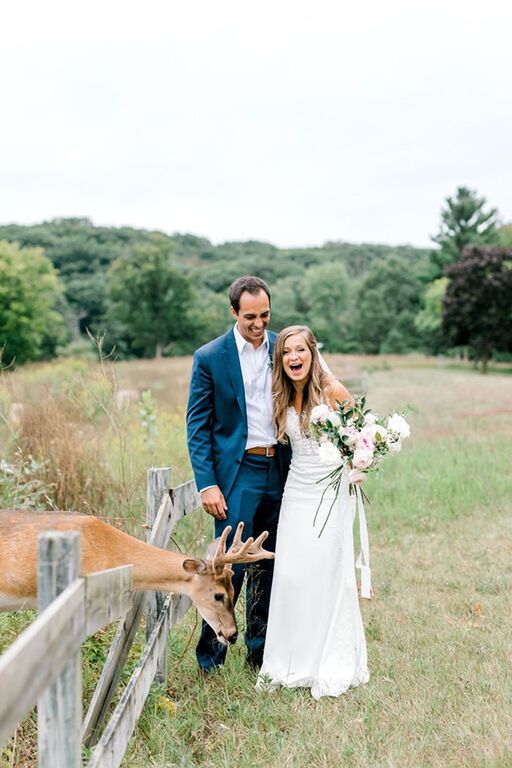 Δείτε τι εμφανίστηκε ενώ ετοιμάζονταν για τη φωτογράφηση γάμου (pics) 
