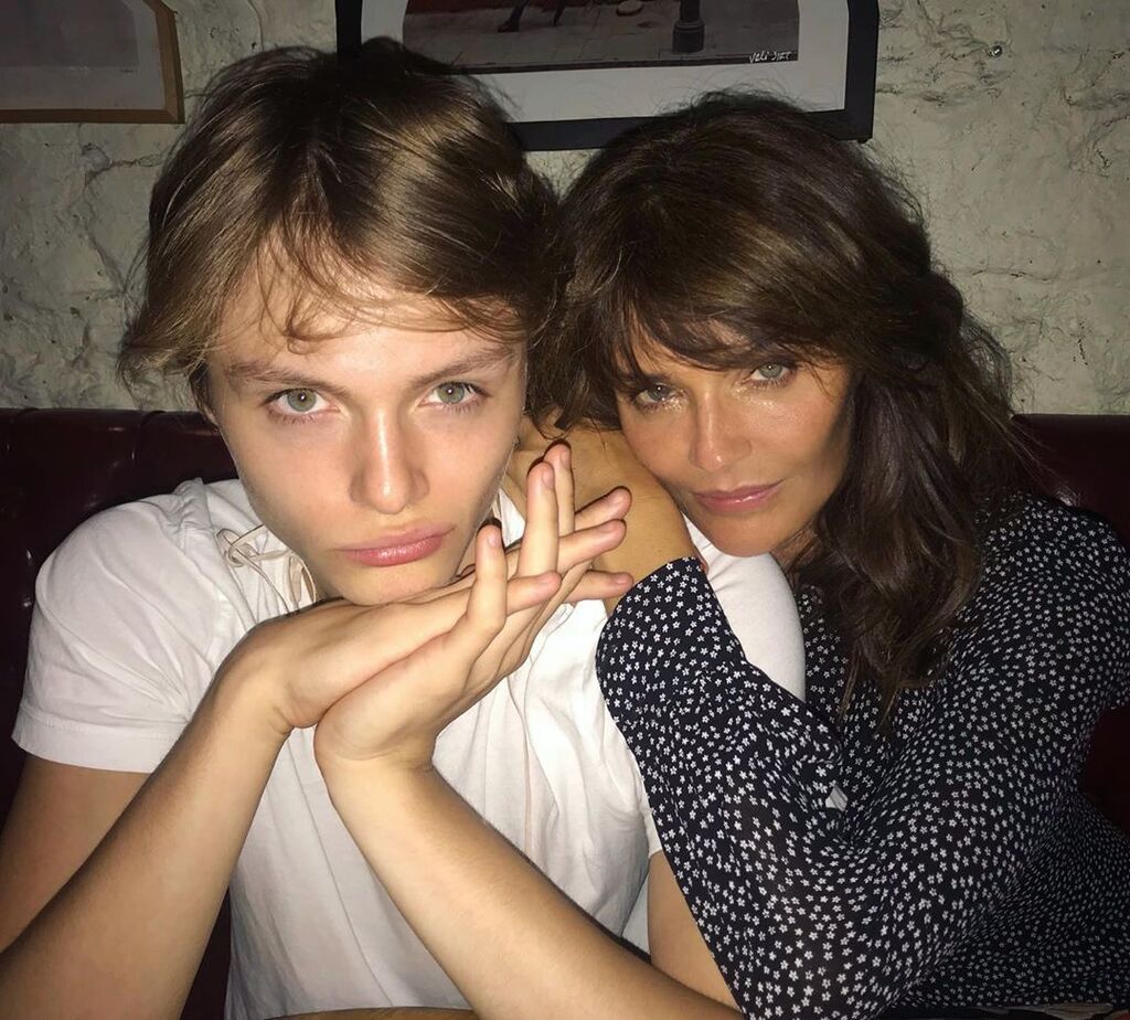 Helena Christensen: Θα πάθετε πλάκα πόσο με το πόσο της μοιάζει ο γιος της (pics) 