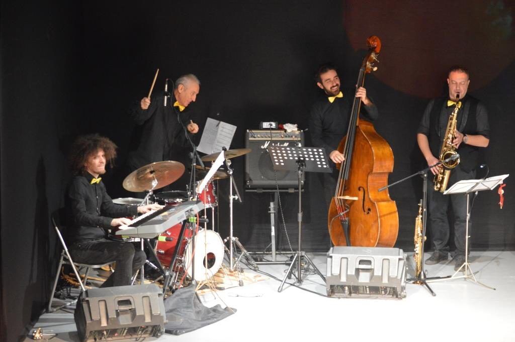 Η παιδική θεατρική παράσταση «JAZZ FOR KIDS: η ιστορία ενός ρυθμού» στο θέατρο Γκλόρια