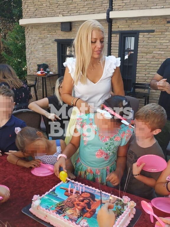 Ελληνίδα δημοσιογράφος γιόρτασε τα 7α γενέθλια της κόρης της - Αποκλειστικές φώτο (pics)