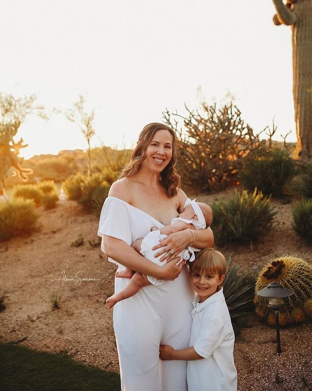 Αυτές οι φωτογραφίες θηλασμού είναι διαφορετικές από τις άλλες και έγιναν viral για έναν & μόνο λόγο