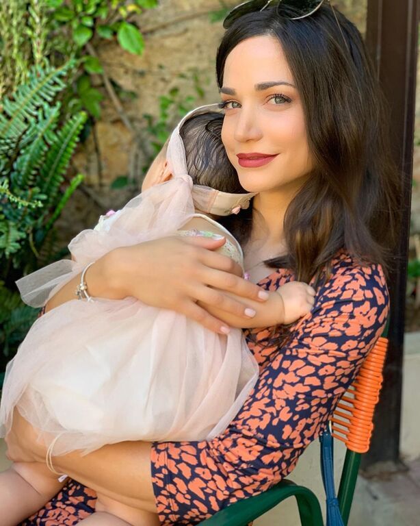 Η φωτογραφία που ανέβασε η Κατερίνα Γερονικολού στο Instagram της και με την οποία ευχήθηκε στη φίλη και συνάδελφό της. 