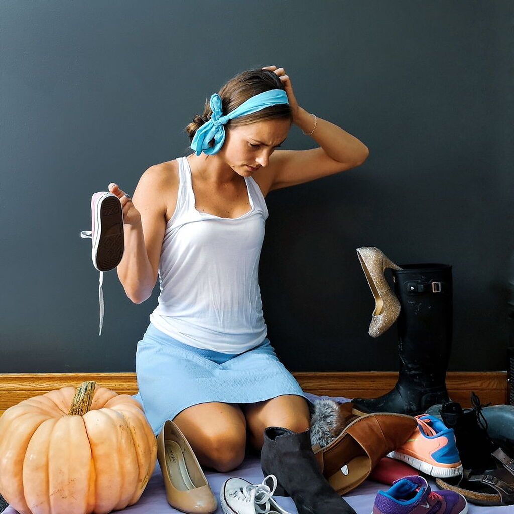 Η Σταχτοπούτα ακόμη χάνει τα παπούτσια της.