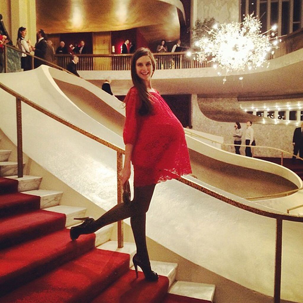 Απίστευτο! Έγκυος μπαλαρίνα μαγεύει με τις χορευτικές κινήσεις της στον 9ο μήνα εγκυμοσύνης (pics)