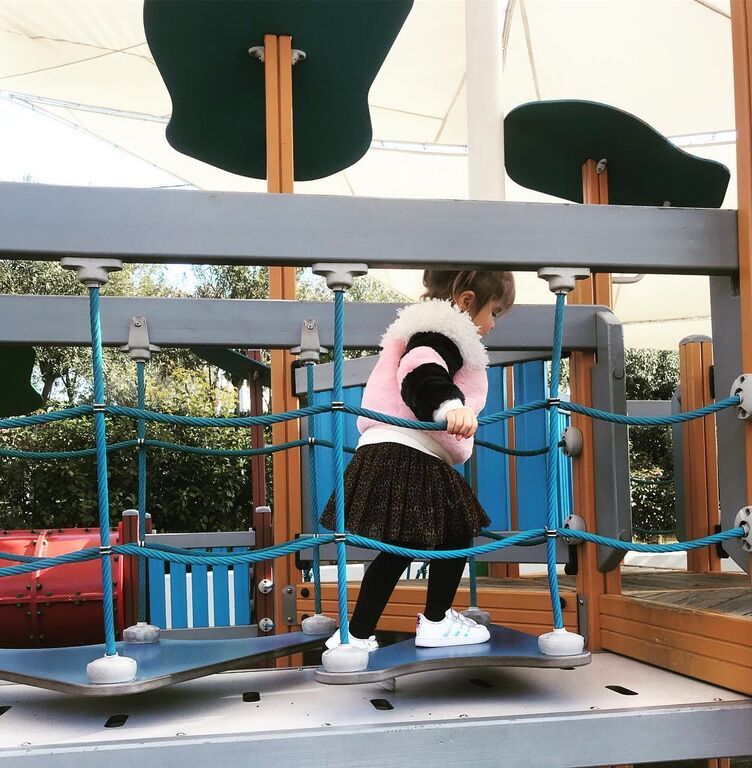 Κατά καιρούς  η Σίσσυ Φειδά δημοσιεύει φωτογραφίες της μονάκριβης κόρης της 