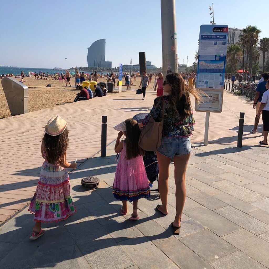 Μια φωτογραφία της Σταματίνας Τσιμτσιλή από τη βόλτα με το γιο της σε ζωολογικό κήπο ήταν αρκετή για να προκαλέσει αντιδράσεις.