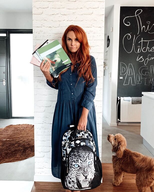 Είναι μαμά εκεί που πρέπει, αυστηρή όσο πρέπει και φίλη με τα παιδιά της. 