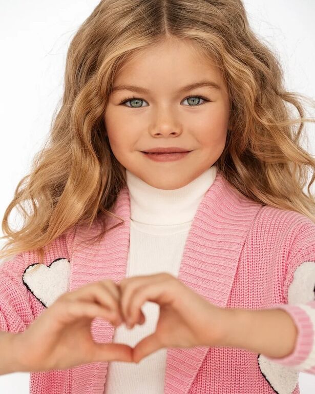 Αυτή είναι η εντυπωσιακή 6χρονη που πήρε τον τίτλο της πιο όμορφης στον κόσμο (pics+vid)