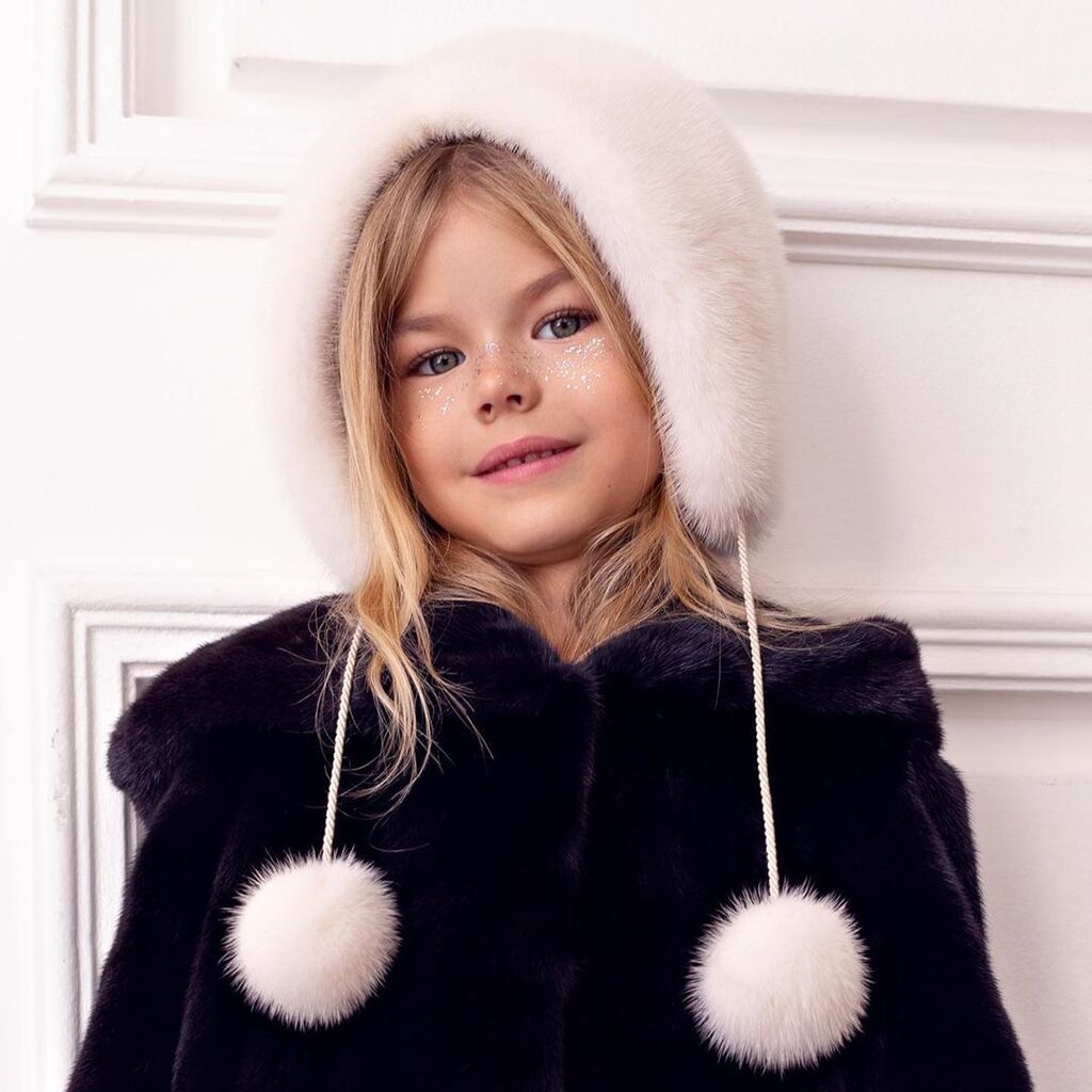 Αυτή είναι η εντυπωσιακή 6χρονη που πήρε τον τίτλο της πιο όμορφης στον κόσμο (pics+vid)