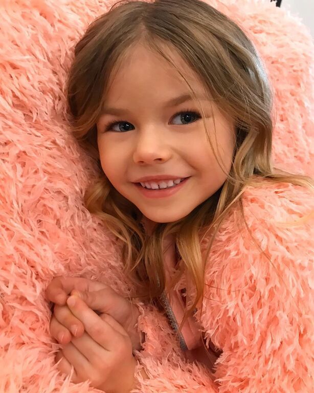 Αυτή είναι η εντυπωσιακή 6χρονη που πήρε τον τίτλο της πιο όμορφης στον κόσμο (pics+vid)