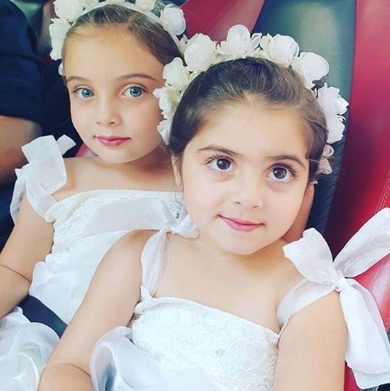 "Σας αγαπώωωω πολύυυυυυυυυυυ, πιο πολύ καααανείς❣ Η ζωή μου όλη❣"  έγραψε η περήφανη μανούλα στη λεζάντα αυτής φωτογραφίας. 