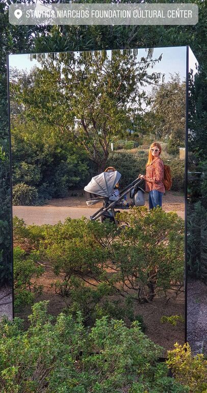 Τζένη Θεωνά: Βόλτα με τον γιο της και με ανανεωμένο look (pics) 