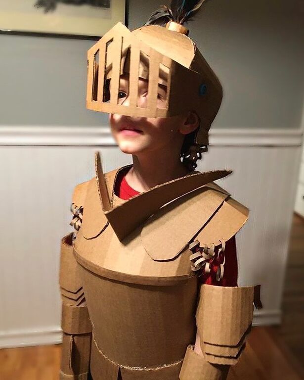 Δείτε τι φτιάχνει μια μαμά με χαρτόκουτα - Θα εντυπωσιαστείτε (pics) 