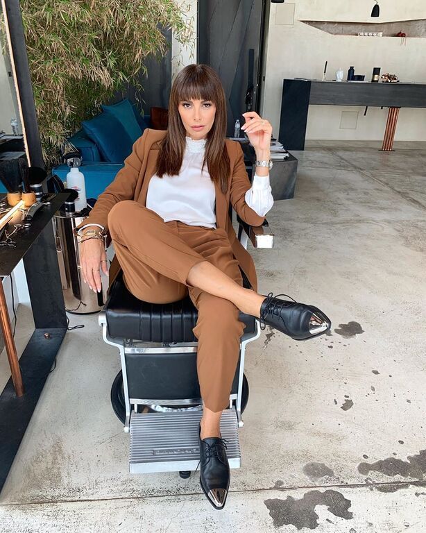 Φροντίζει αρκετά τον εαυτό της και είναι από τις διάσημες που δεν θα τη δεις ποτέ απεριποίητη και χωρίς μακιγιάζ.