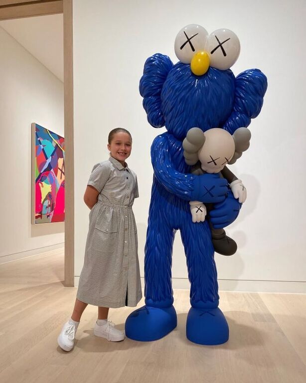 Παρότι τα φώτα της δημοσιότητας είναι συνεχώς πάνω στην οικογένειά της, η Harper δείχνει να είναι ένα φυσιολογικό  παιδί.