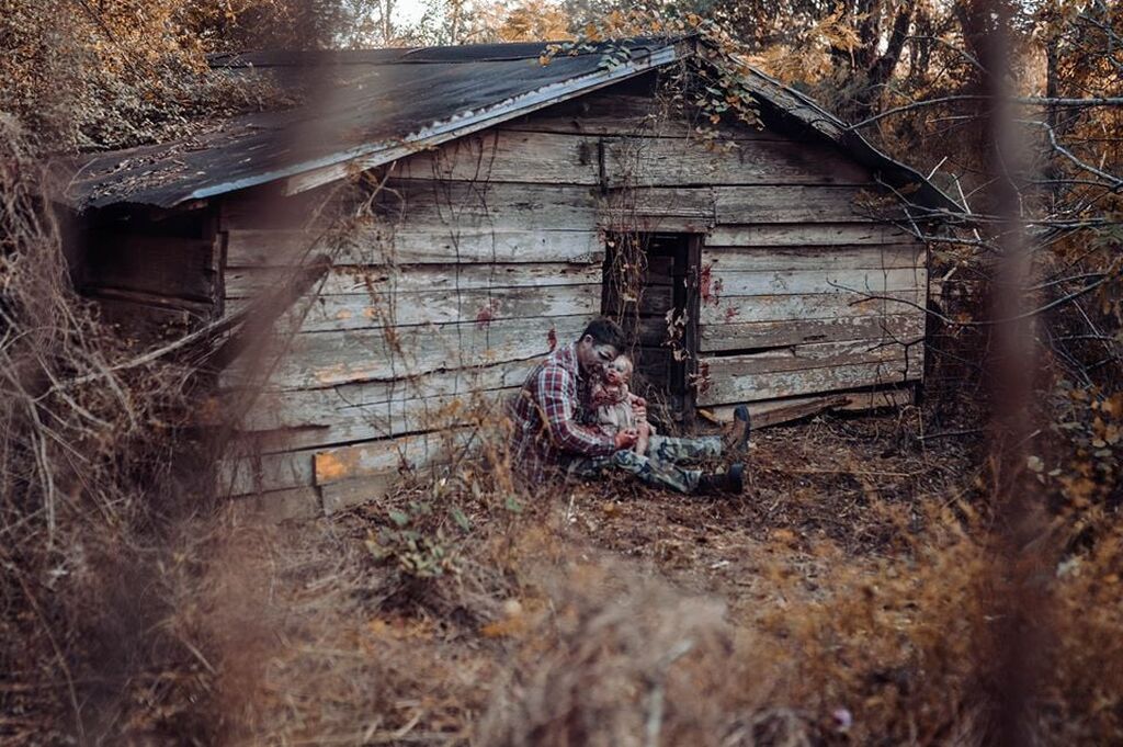 Φωτογράφησε την κόρη της και έγινε viral εξαιτίας του τρομακτικού θέματος που διάλεξε (pics)