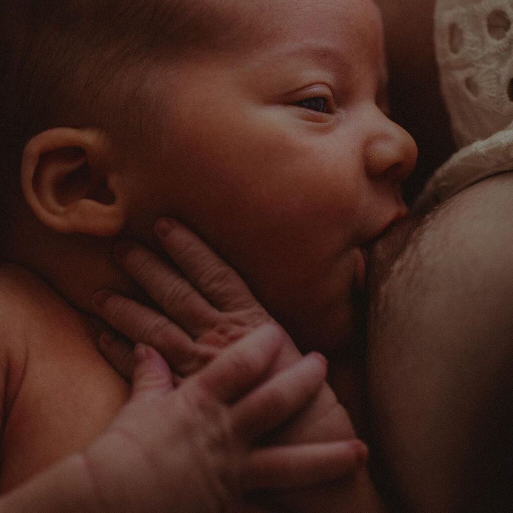 Συγκινητικές φωτογραφίες που απαθανατίζουν την ομορφιά της μητρότητας (pics)